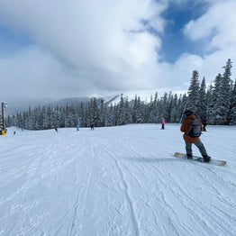 Snowboarding vs Skiing: How to Decide What’s Best for You